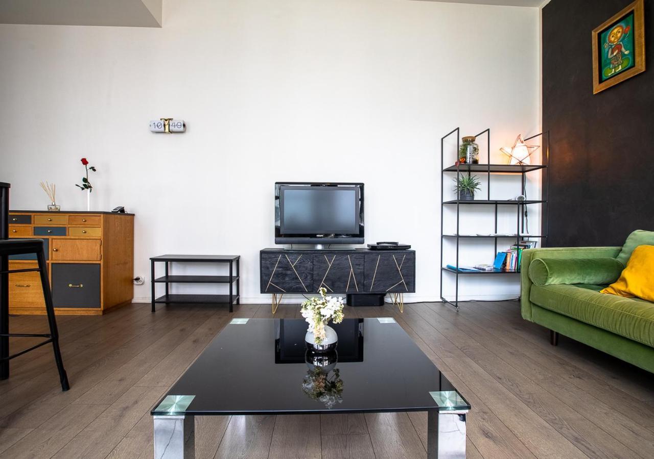 Le Loft Horloger Avec Parking Apartment Besancon Exterior photo